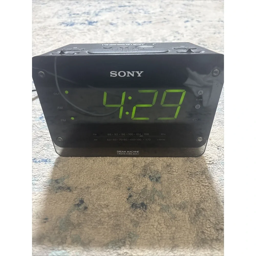 SONY Dream Machine Model ICF-C414 AM/FM Radio Digital Alarm Clock EUC